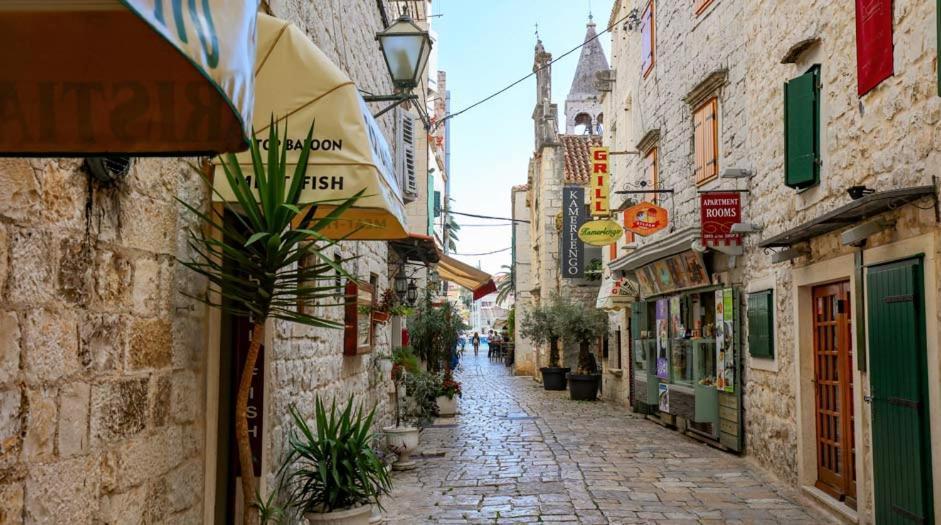 Guesthouse Ana Trogir Old Town Buitenkant foto