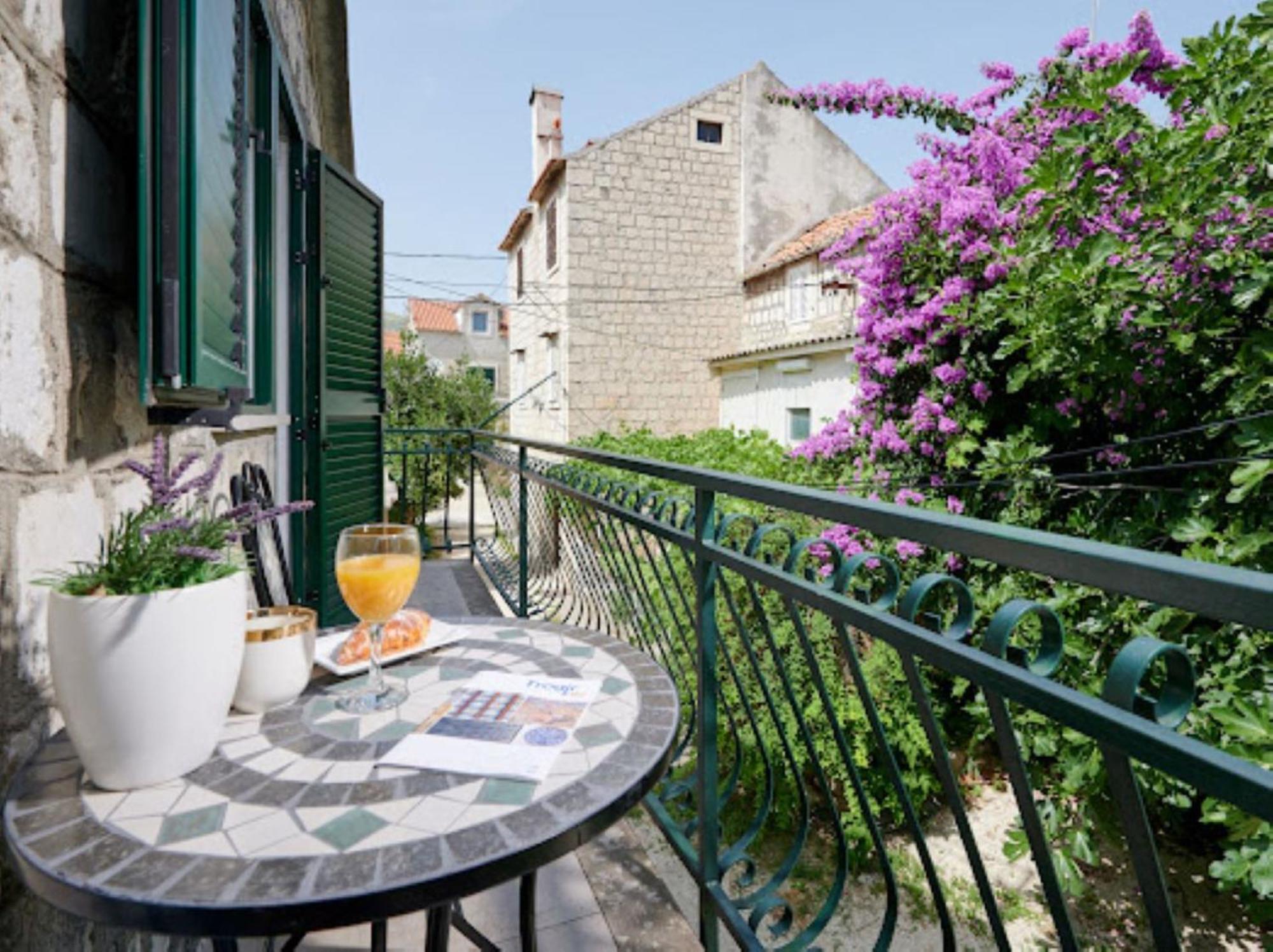 Guesthouse Ana Trogir Old Town Buitenkant foto