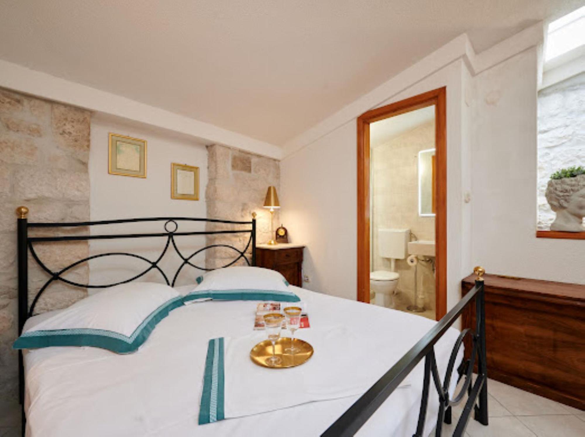 Guesthouse Ana Trogir Old Town Kamer foto
