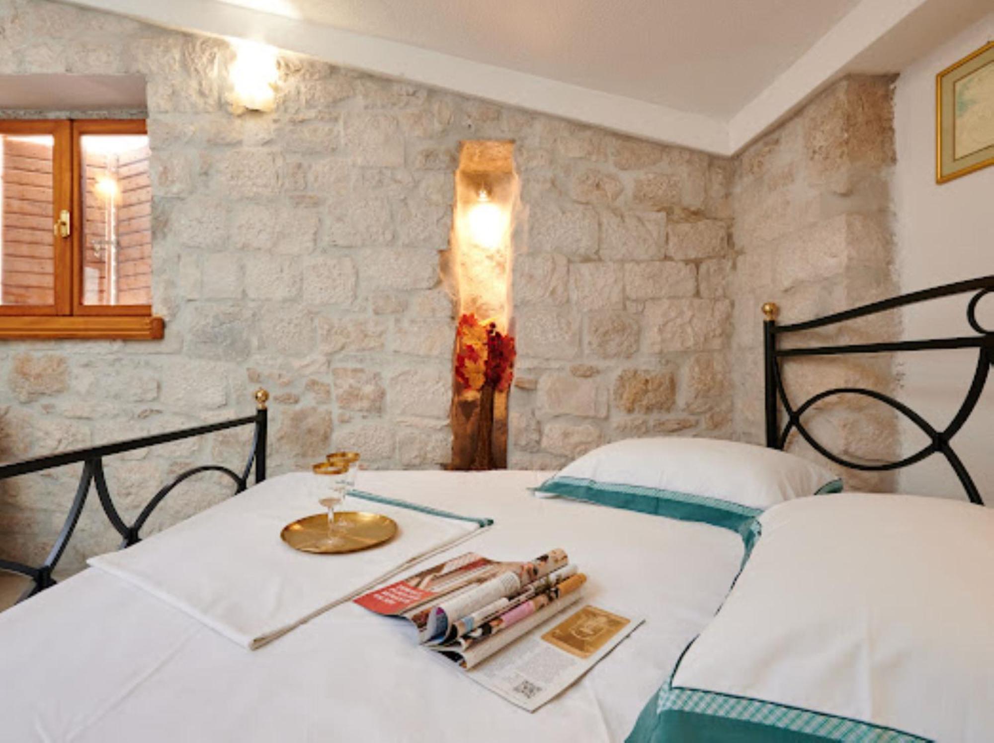 Guesthouse Ana Trogir Old Town Kamer foto